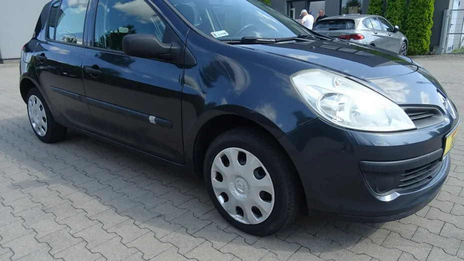 RENAULT Clio -
