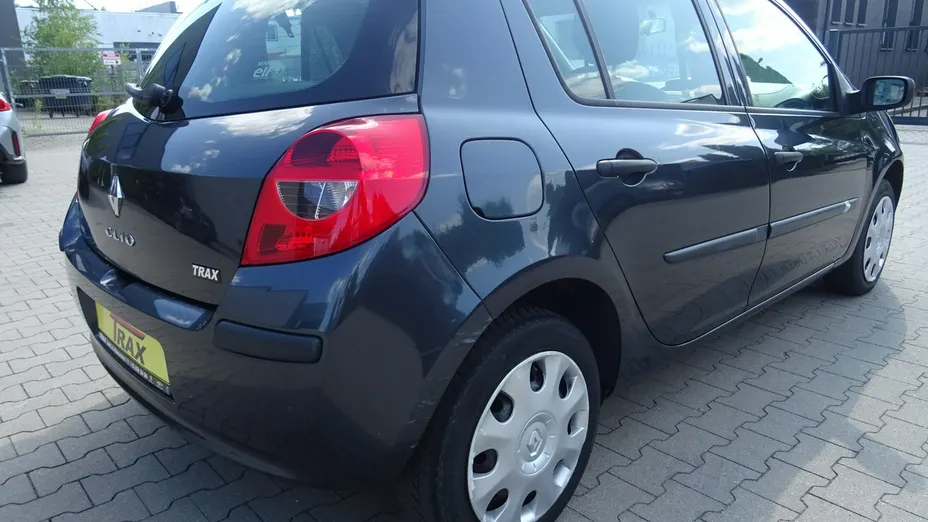 RENAULT Clio -