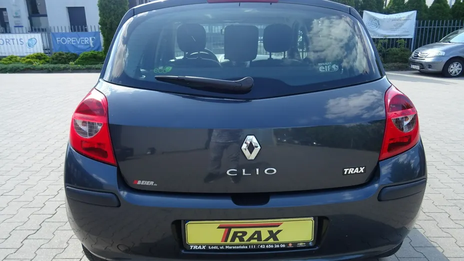 RENAULT Clio -