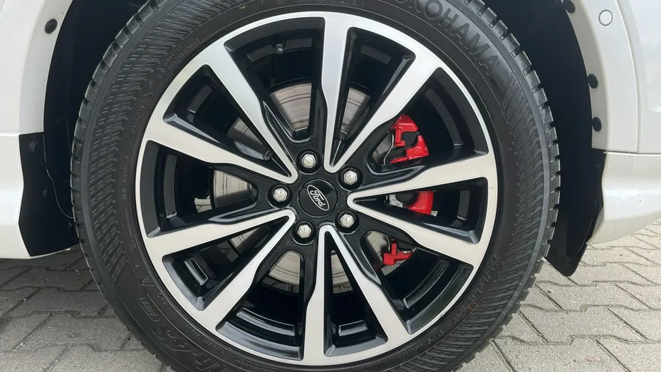FORD Kuga -