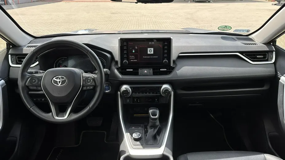 TOYOTA RAV4 -