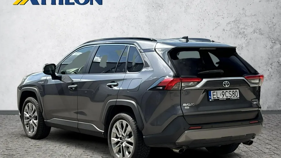 TOYOTA RAV4 -