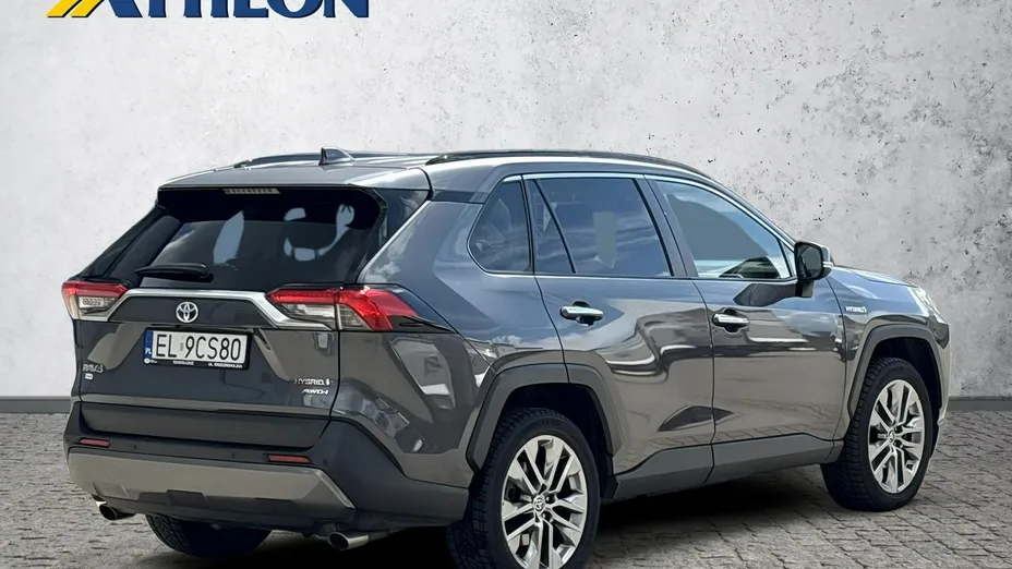 TOYOTA RAV4 -