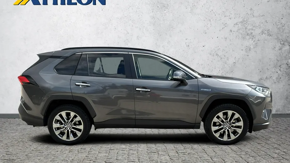 TOYOTA RAV4 -