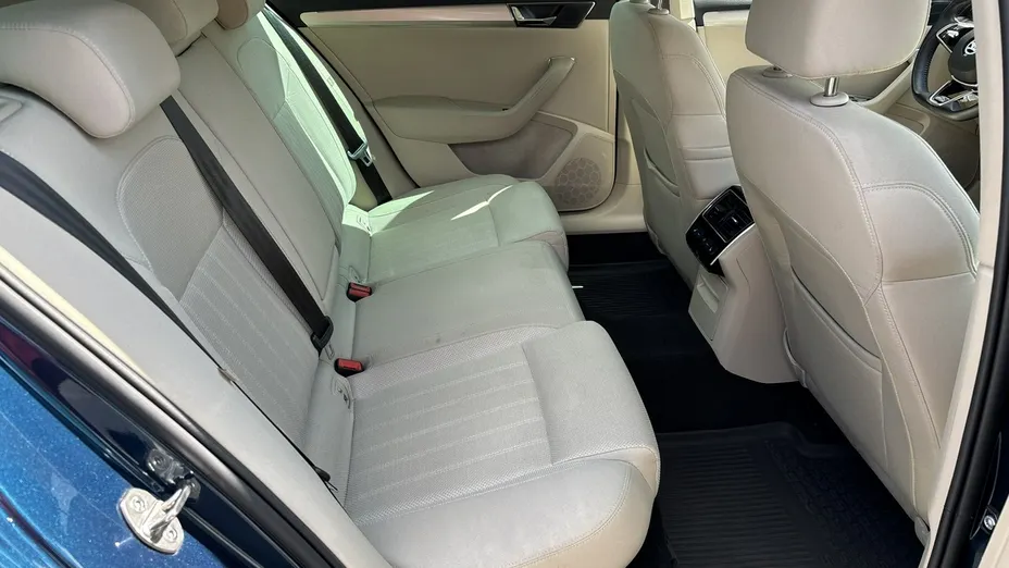 SKODA Superb -