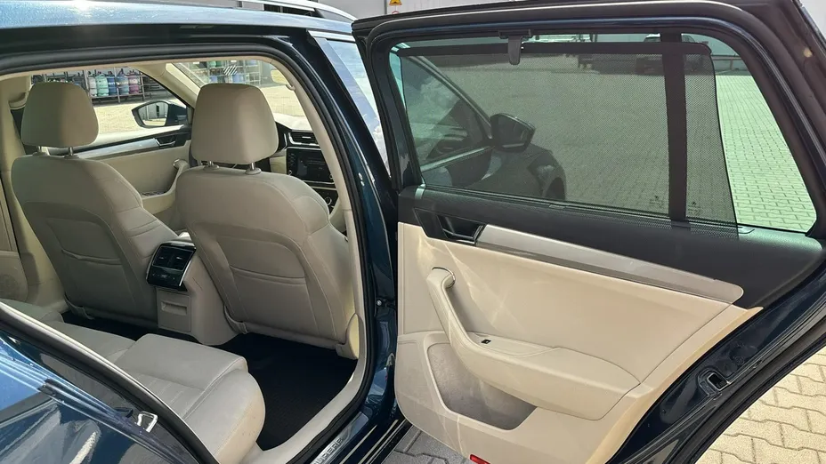 SKODA Superb -
