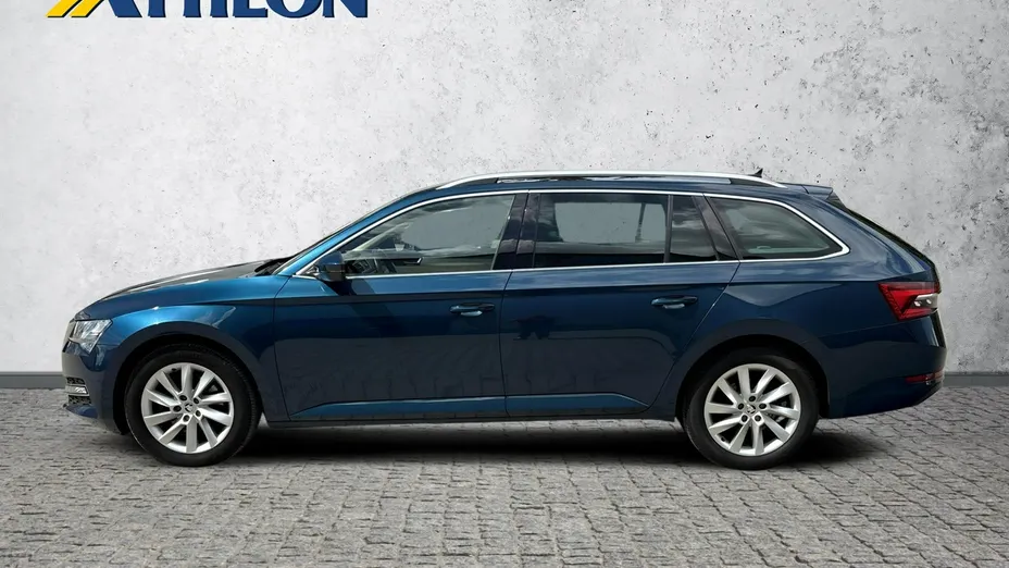 SKODA Superb -