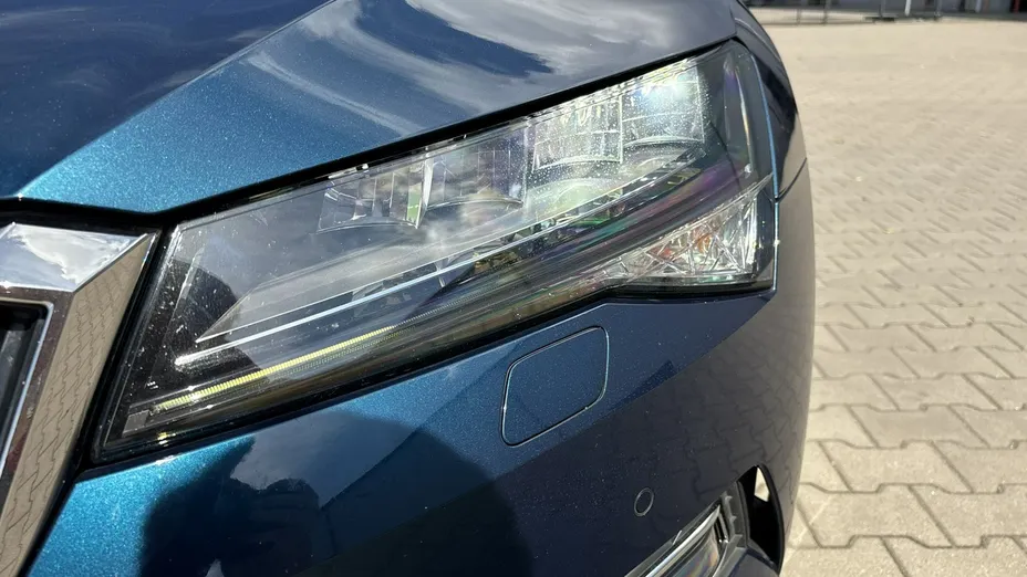 SKODA Superb -
