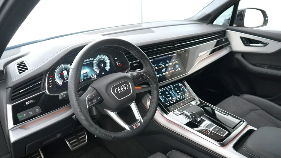 AUDI Q7 -