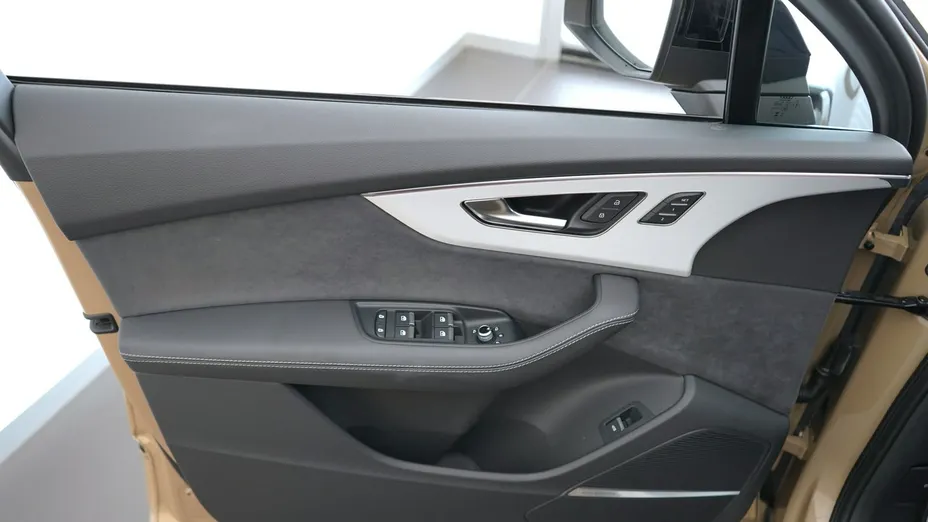 AUDI Q7 -