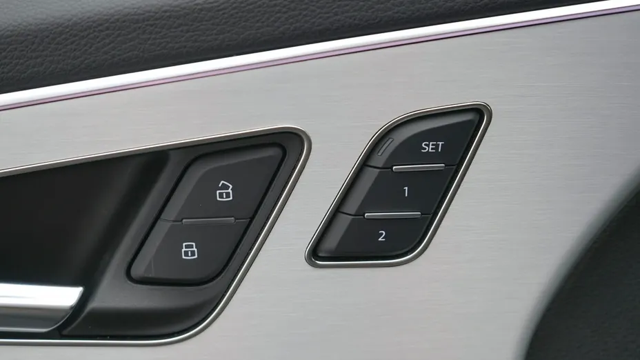AUDI Q7 -