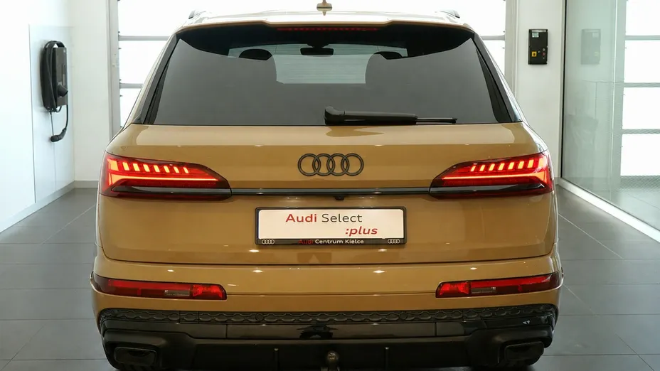 AUDI Q7 -