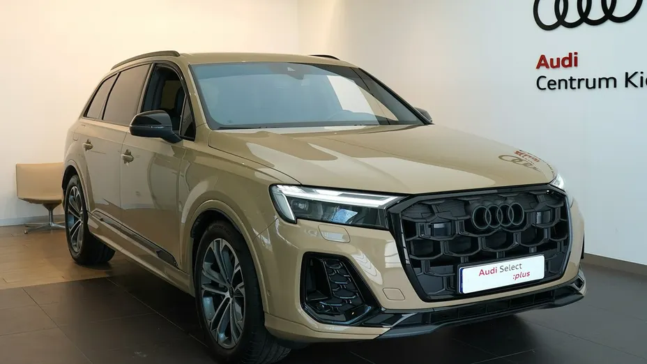 AUDI Q7 -