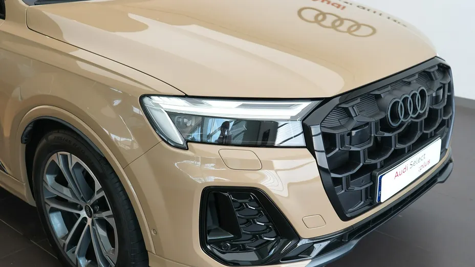 AUDI Q7 -