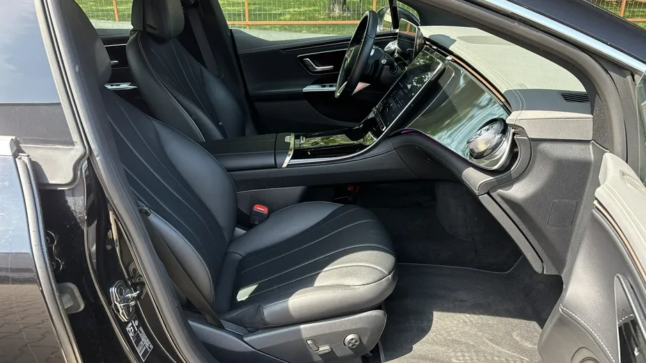 MERCEDES-BENZ EQE -