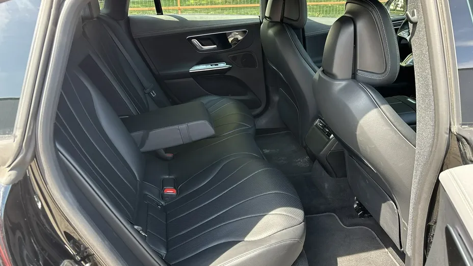 MERCEDES-BENZ EQE -