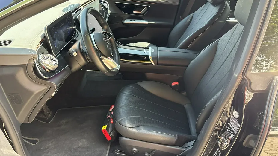 MERCEDES-BENZ EQE -
