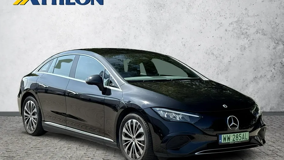 MERCEDES-BENZ EQE -