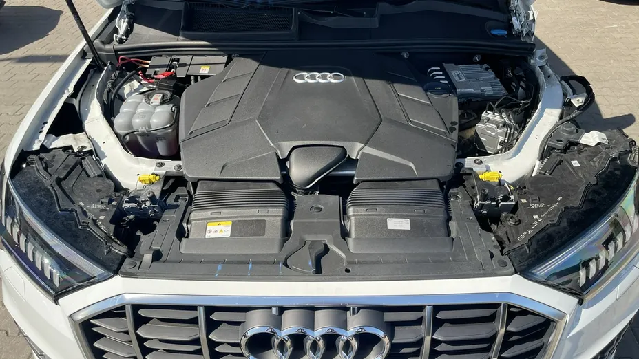 AUDI Q7 -