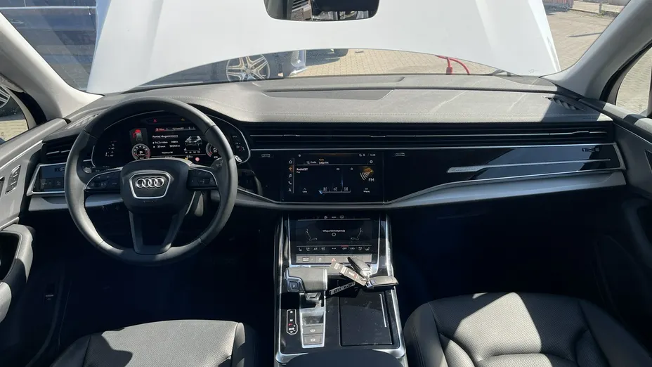 AUDI Q7 -