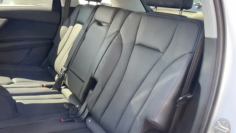 AUDI Q7 -