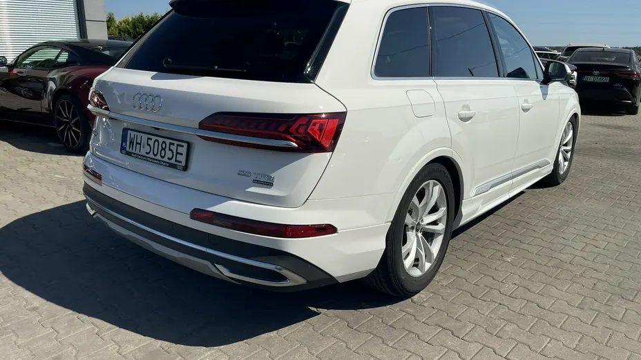AUDI Q7 -