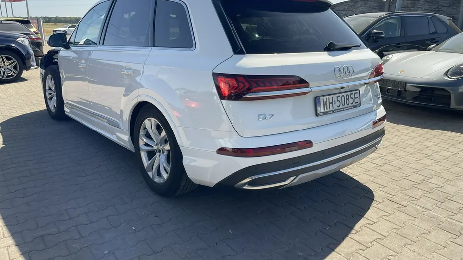 AUDI Q7 -