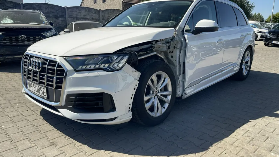 AUDI Q7 -