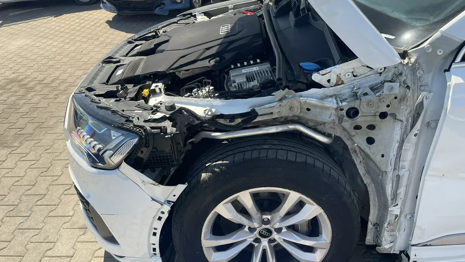 AUDI Q7 -