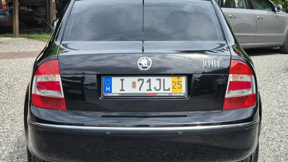 SKODA Superb -