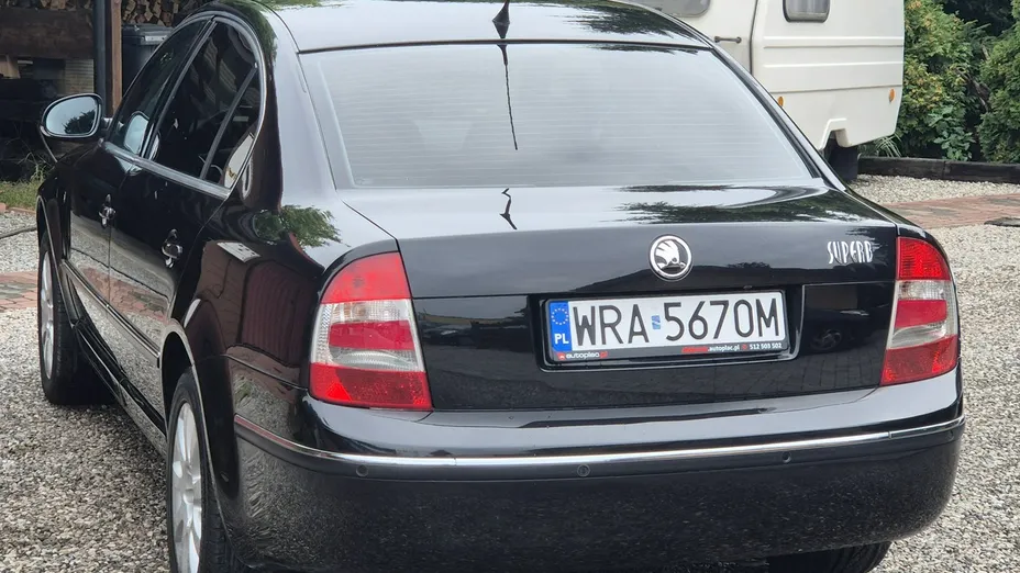 SKODA Superb -