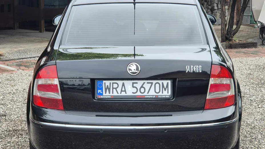 SKODA Superb -