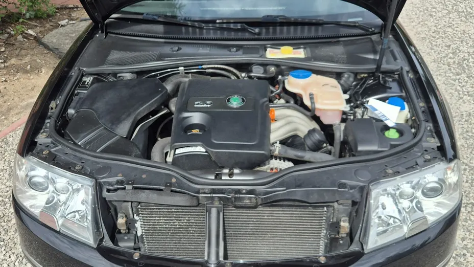 SKODA Superb -