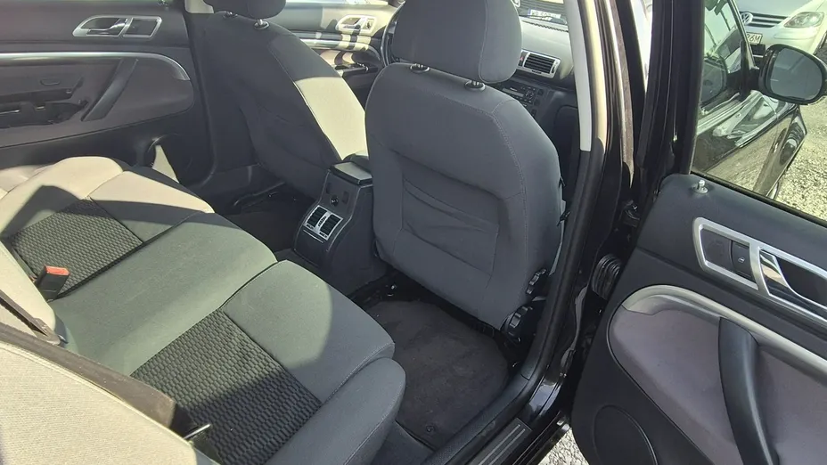 SKODA Superb -