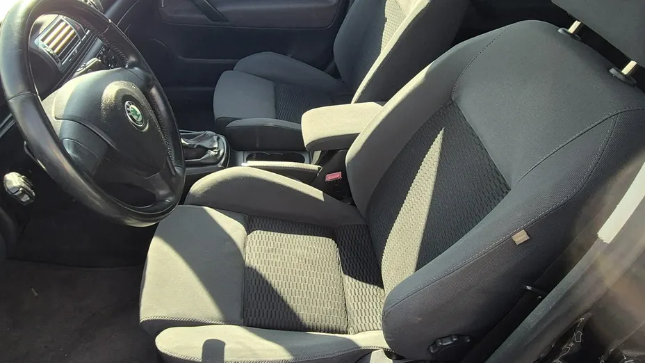 SKODA Superb -