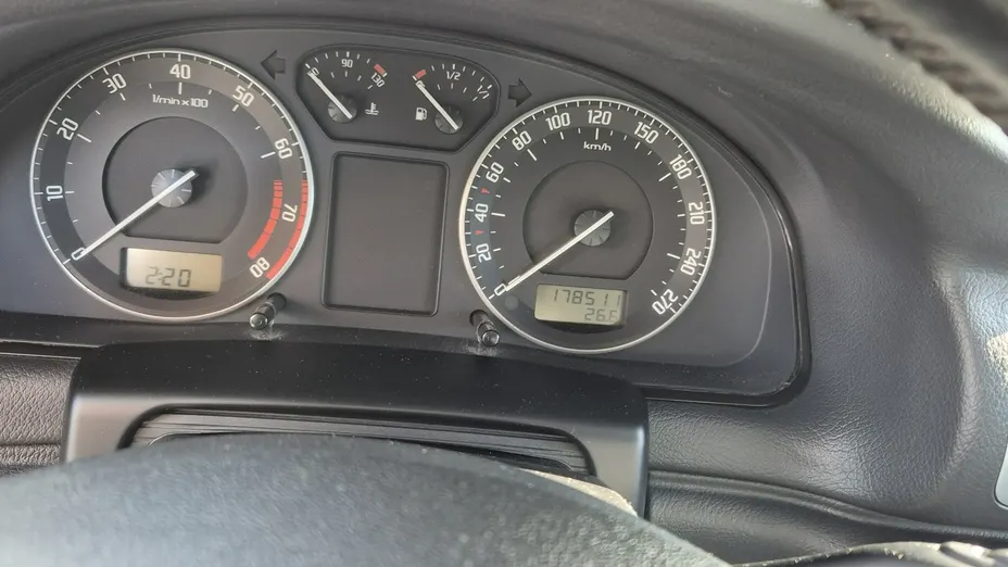 SKODA Superb -