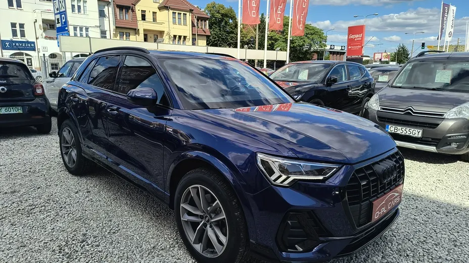 AUDI Q3 -