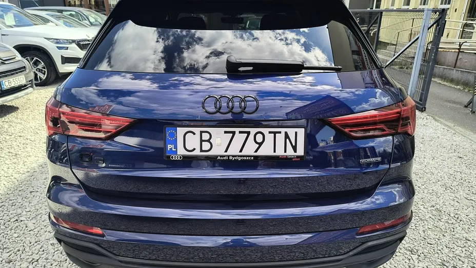 AUDI Q3 -