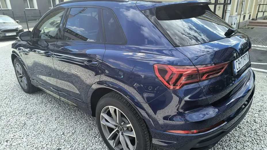 AUDI Q3 -