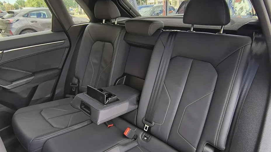 AUDI Q3 -