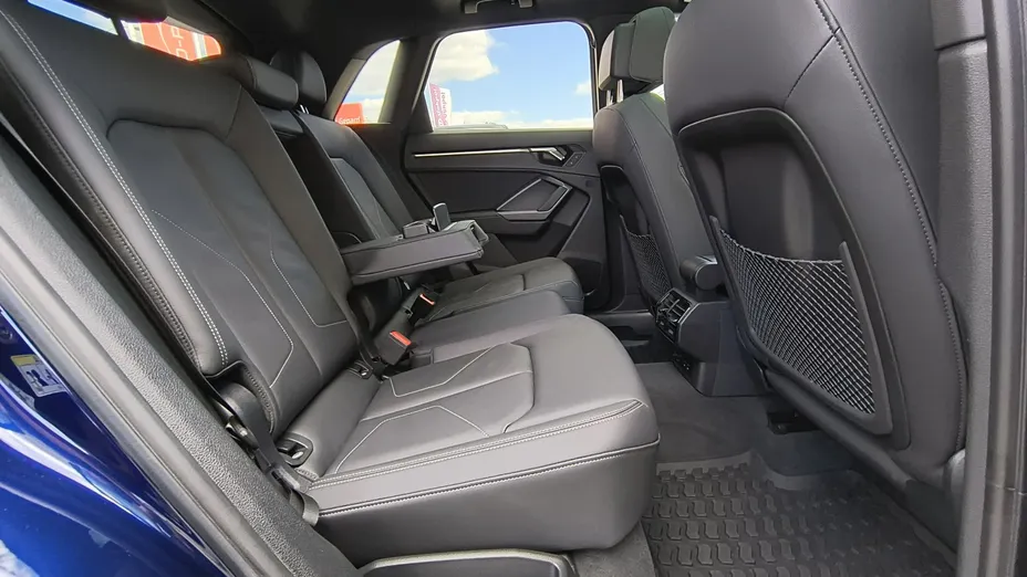 AUDI Q3 -