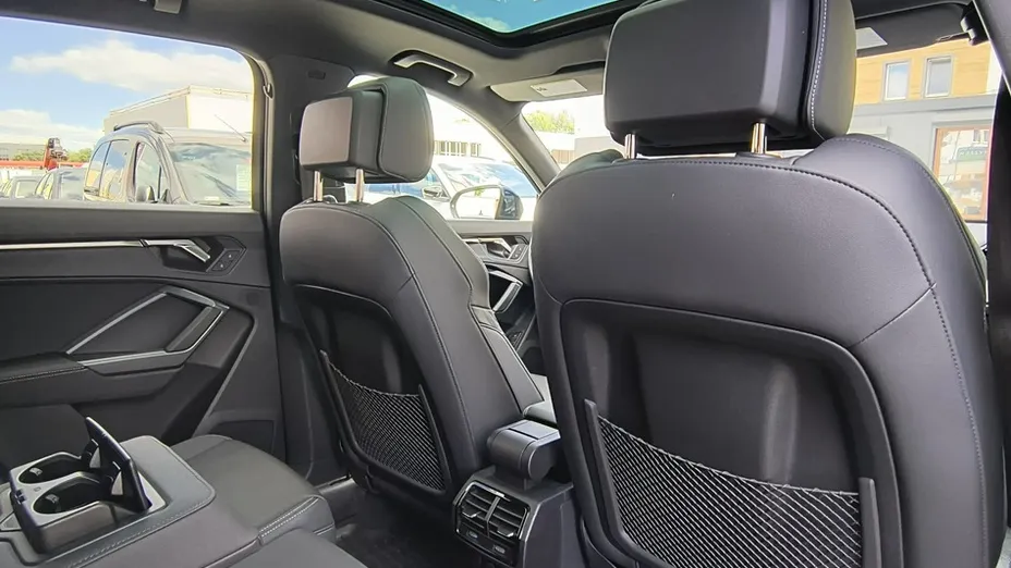AUDI Q3 -