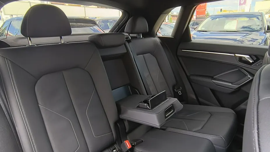AUDI Q3 -