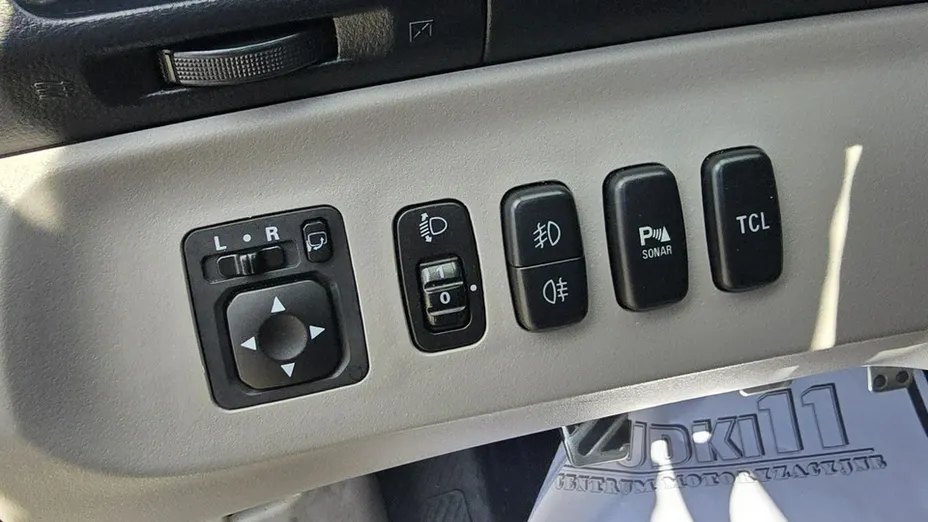 MITSUBISHI Grandis -
