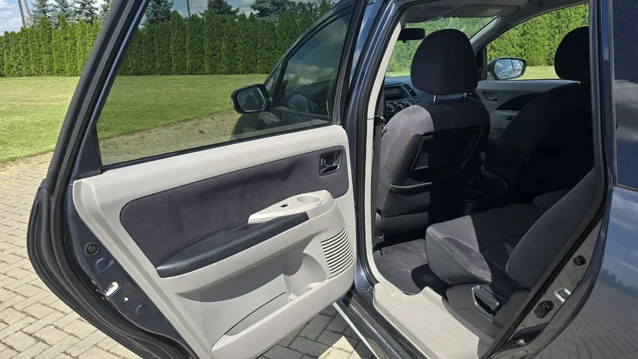 MITSUBISHI Grandis -