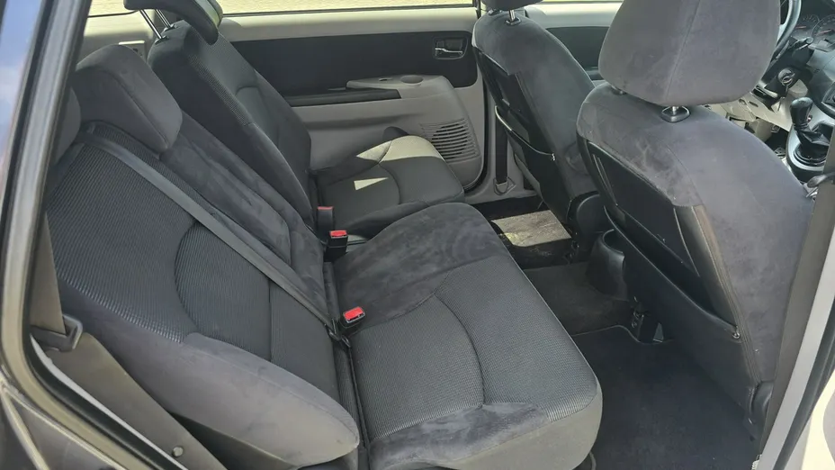 MITSUBISHI Grandis -