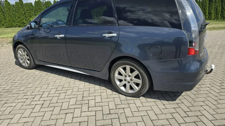MITSUBISHI Grandis -