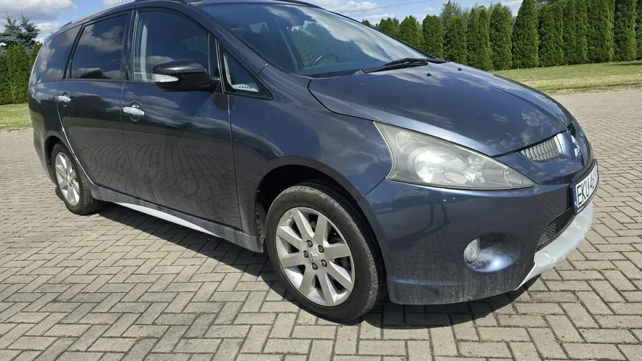 MITSUBISHI Grandis -