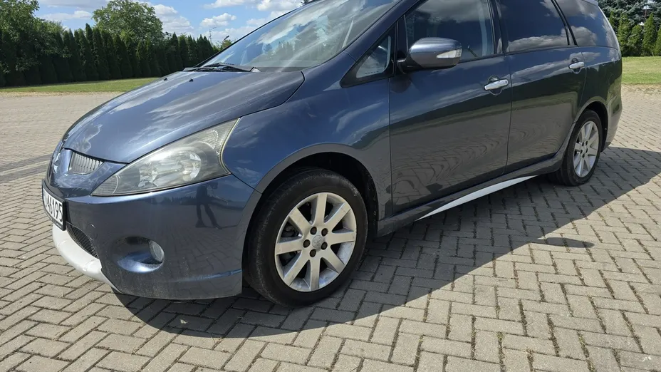 MITSUBISHI Grandis -