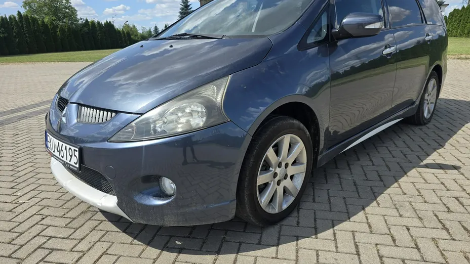 MITSUBISHI Grandis -
